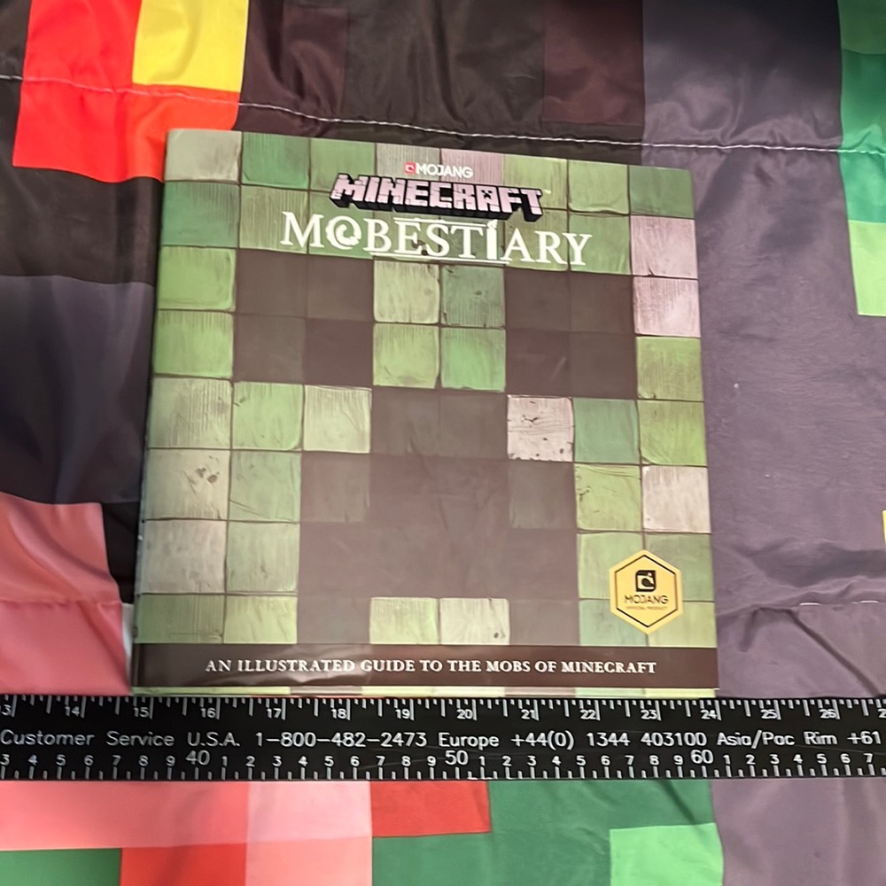 Mojang Minecraft Mobestiary An Illustrated Guide to the Mobs of Minecraft